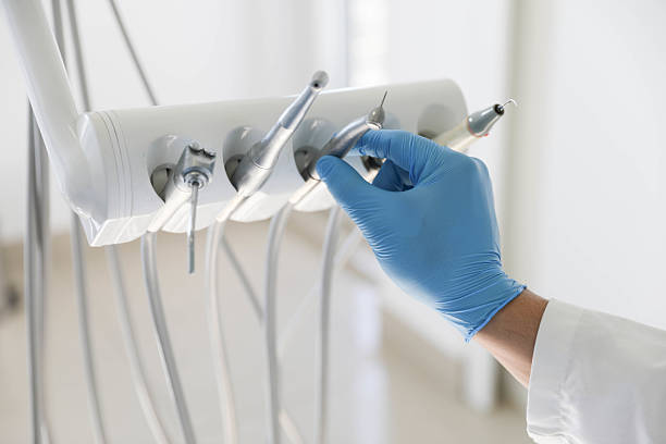 Professional Wisdom Tooth Removal technician working in Shenandoah, TX